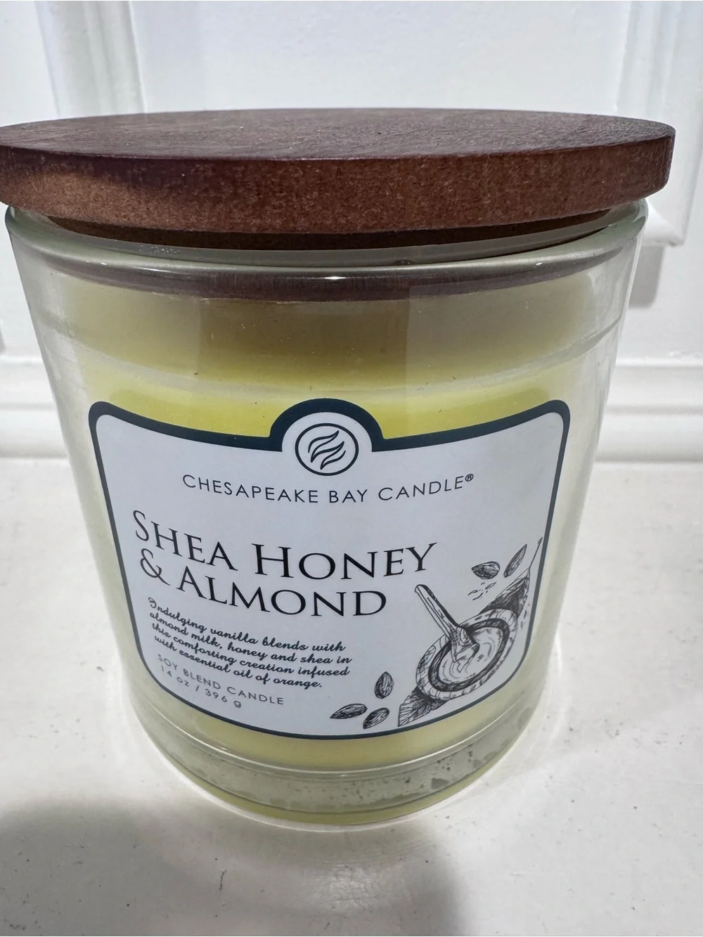 Chesapeake Bay Shea Honey & Almond Jar Candle - Pale Yellow